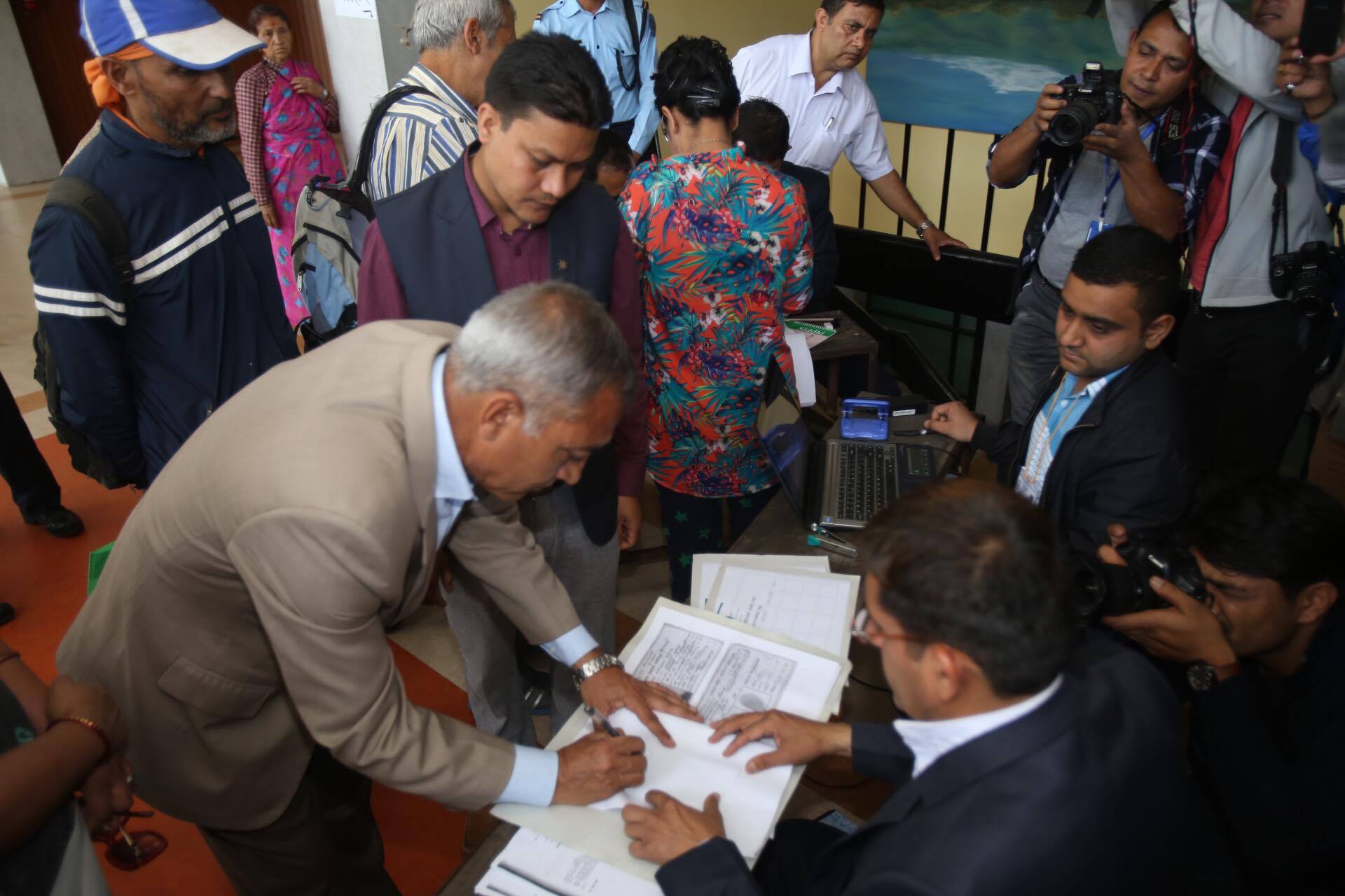 साझा पार्टीद्वारा काठमाडौँको मेयरमा थापा र उपमेयरमा यादवको उम्मेद्वारी दर्ता