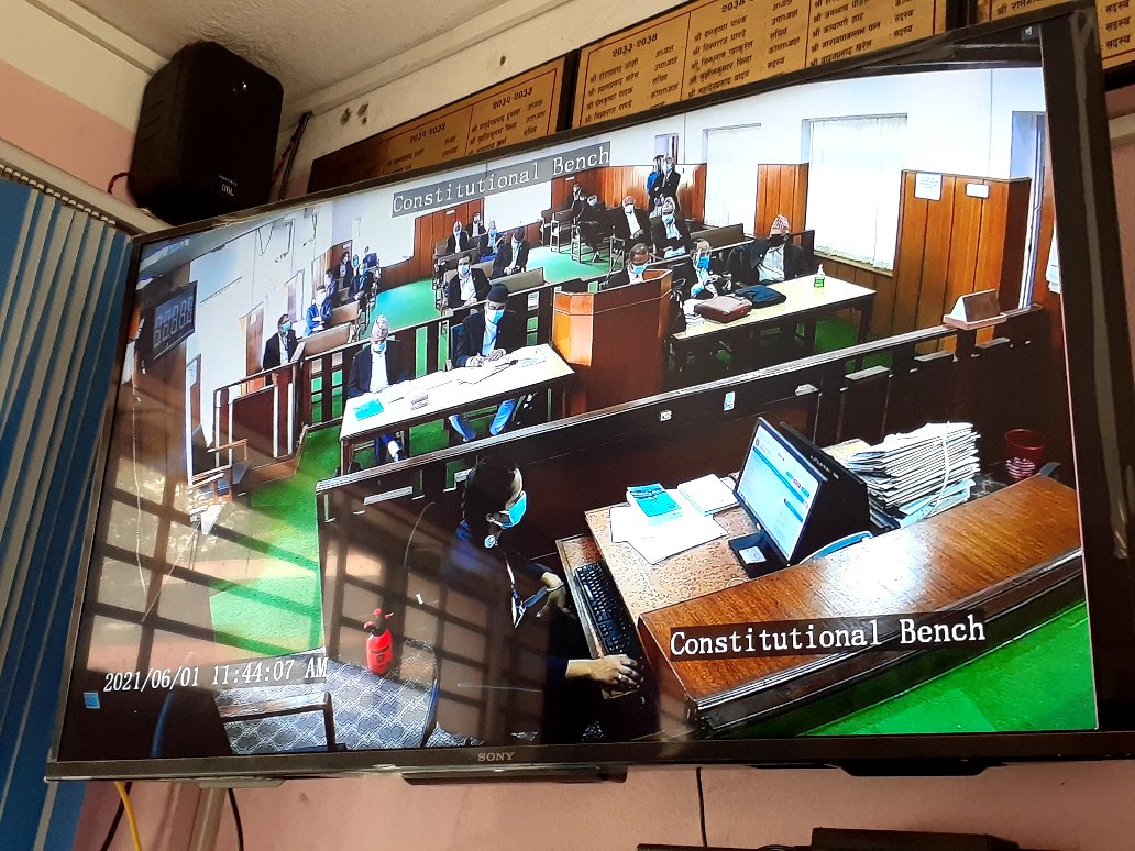 अन्तत: संवैधानिक इजलासबाट न्यायाधीश द्वय श्रेष्ठ र केसी बाहिरिए, न्यायाधीश भट्टराई र कार्कीकै असहमति