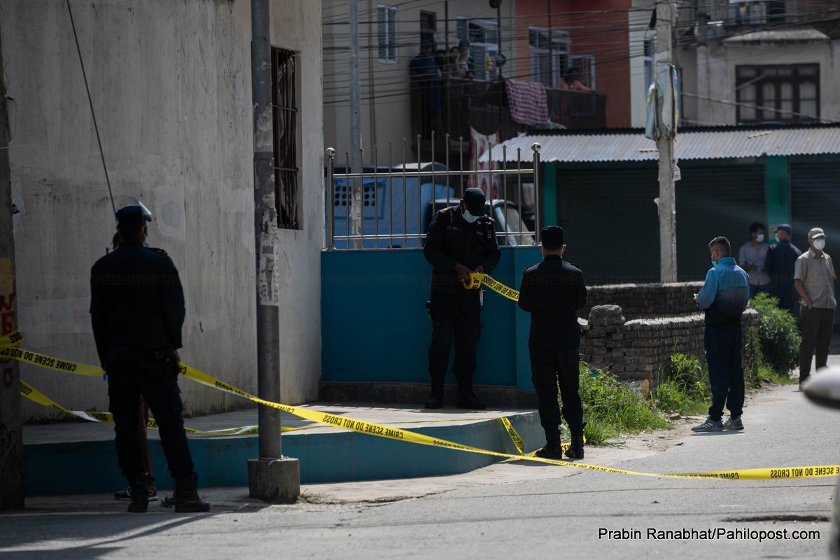 बोरामा खुट्टा भेटिएभन्दा १ किलोमिटर पर भेटियो डढाएको अवस्थामा 'मासुका टुक्रा'