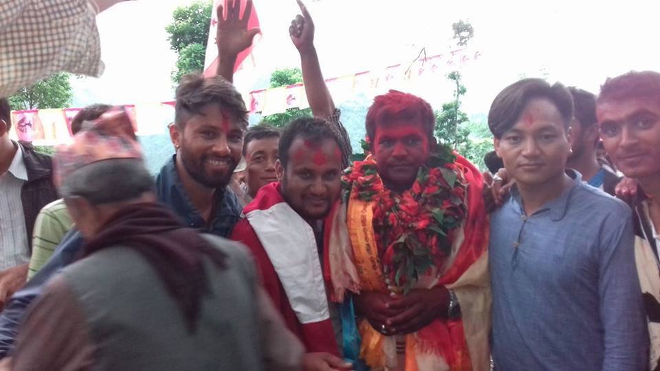 ओखलढुङ्गाको मोलुङ–१ मा भतिजद्वारा काका  पराजित