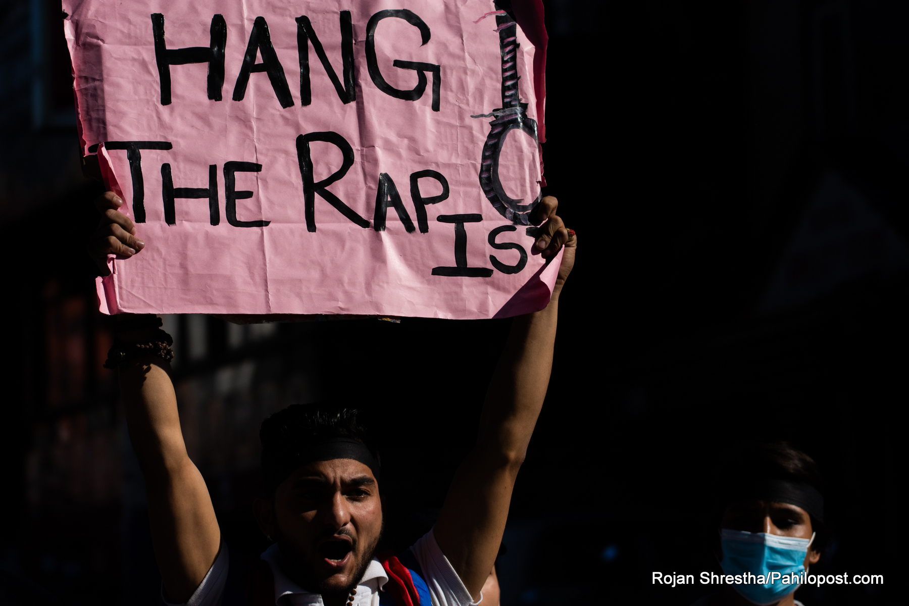 बलात्कारीलाई मृत्युदण्डको बहसमा संघीय सांसद, स्थानीय जनप्रतिनिधिमाथि आरोप, ‘भोटका लागि मिलापत्र गराए’