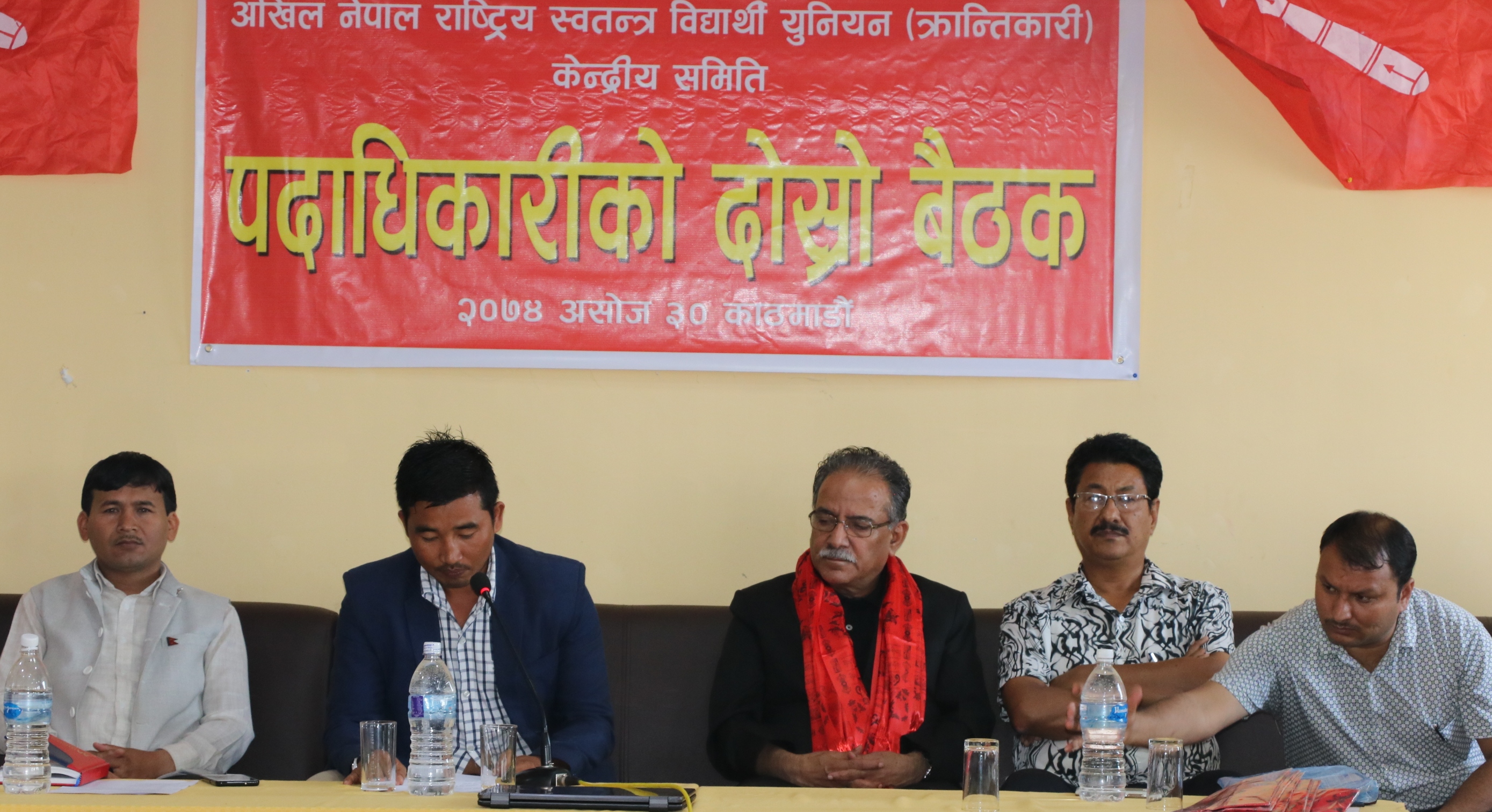 प्रचण्डले भने–प्रमसँग भेट गरेपछि हाम्रा मन्त्रीहरुको अवस्था के हुन्छ ? निर्णय गर्छु