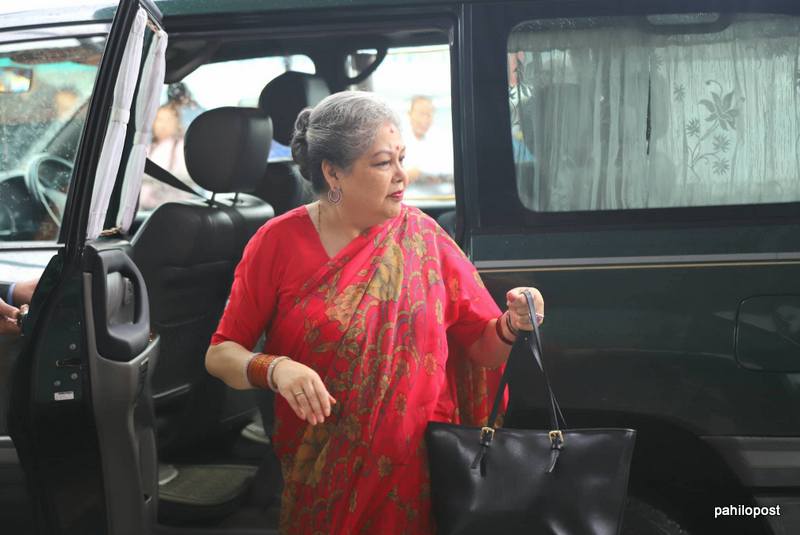 पूर्वरानी कोमललाई २ सय एमएल प्लाज्मा दिएर उपचार हुँदै, अहिले पनि प्रतिमिनेट १० लिटर अक्सिजनको सपोर्टमा आईसीयुमा