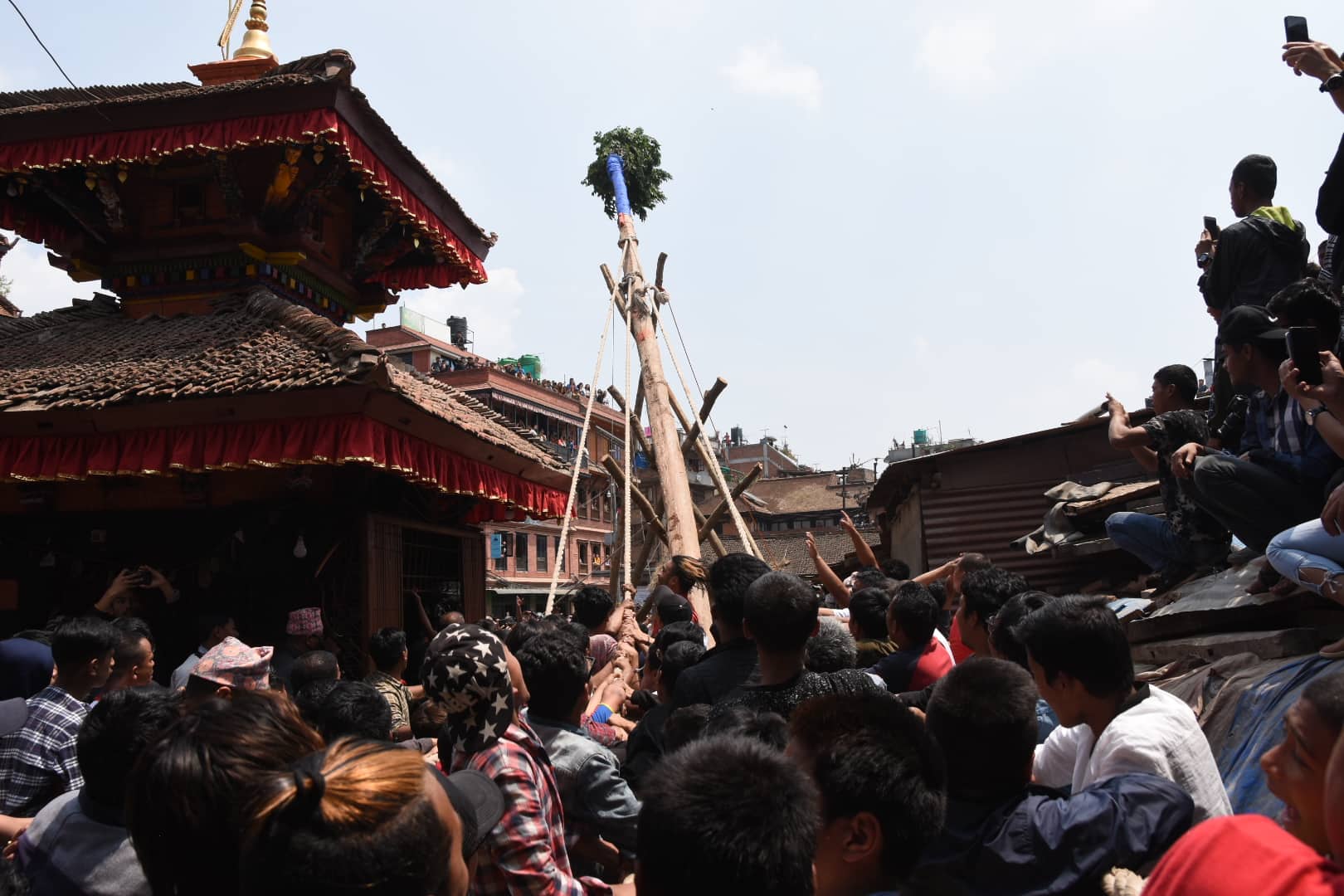 भक्तपुरमा बिहानै ठड्याइयो हात नभएको य:सिं