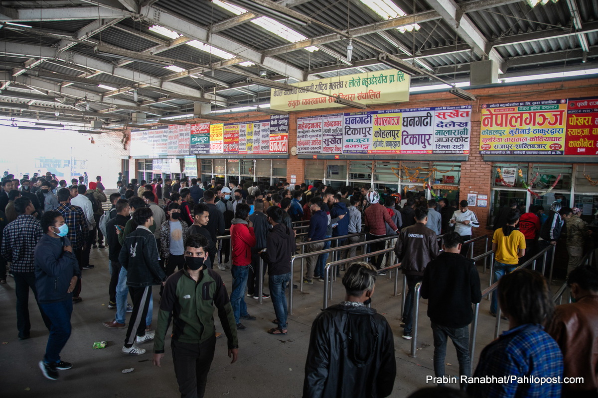 २४ घण्टामा २ लाख बढीले काठमाडौं छाडे, लामो दुरीको सवारी चल्ने आज अन्तिम दिन