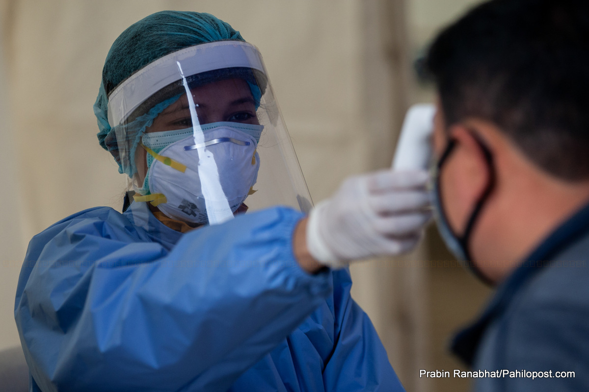 डाक्टर अनुप बास्तोलाको ट्विट थ्रेडले गरेको संकेत : नेपालमा फेरि आक्रमक बन्दै कोभिड १९
