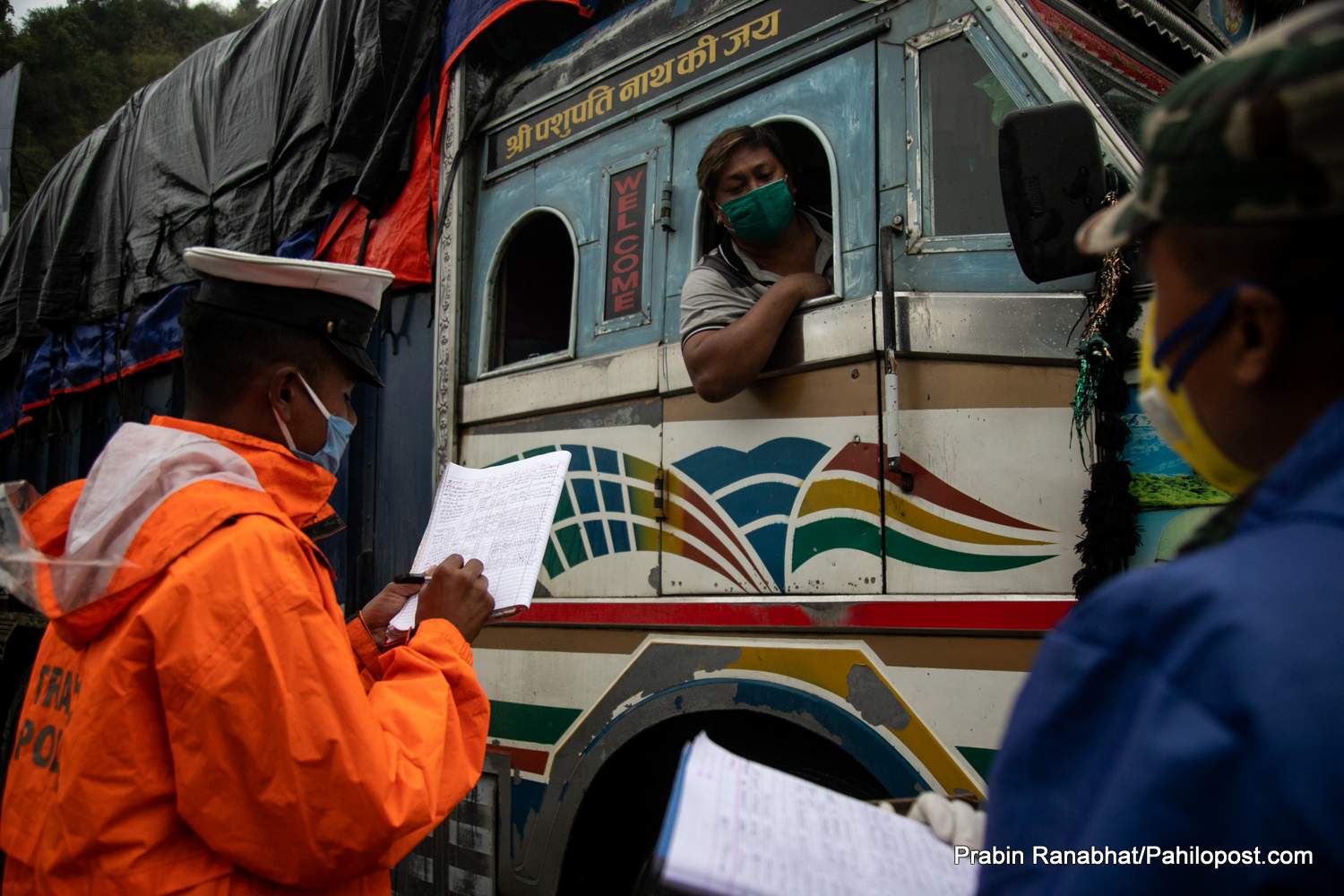 अब काठमाडौँ उपत्यकाबाट बाहिर जान समेत कडाइ, अत्यावश्यक कामले उपत्यका छोड्नपरे के गर्ने?