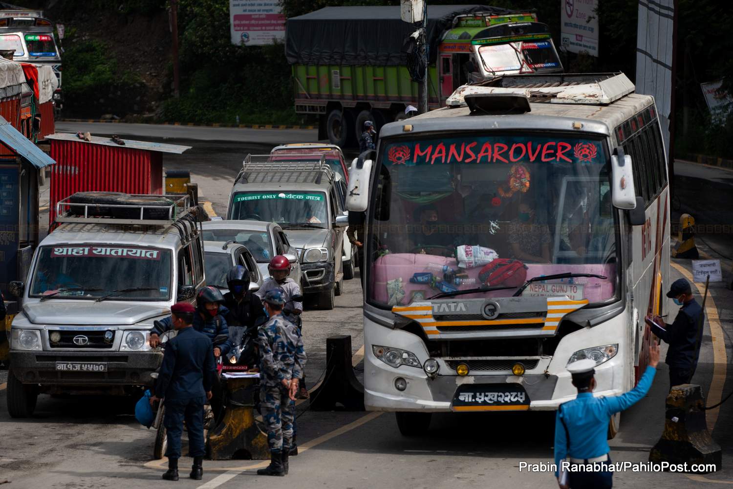 काठमाडौं भित्रिने र बाहिरिने नाकामा सवारीको चाप बढ्दो : दैनिक औशत ७ हजार सवारीसाधन प्रवेश