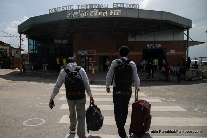 आन्तरिक उडानमा यात्रा गर्ने सबै यात्रुको जुत्ता खोलेर चेकिङ गर्ने नियम हटाइँदै