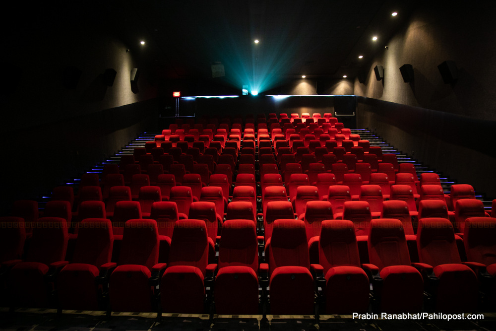 काठमाडौंका सिनेमाघरबाट हिन्दी फिल्म 'आउट', अधिकांश 'शो' मा हलिउड फिल्महरु