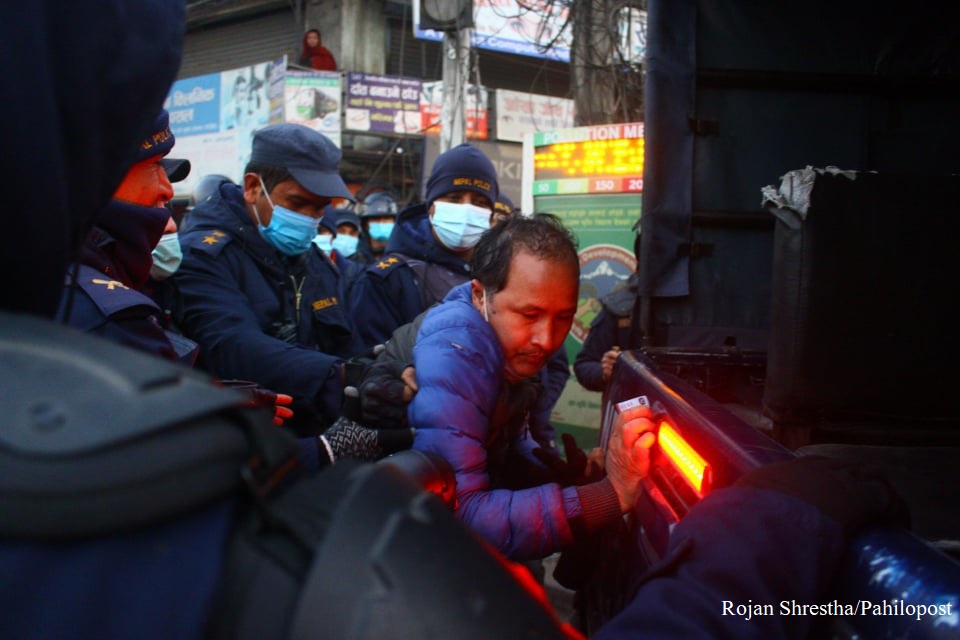 उपत्यकाभित्र जताततै प्रहरी नै प्रहरी : शान्तिपूर्ण समूहलाई नछुने, तोडफोडमा उत्रनेलाई तत्कालै नियन्त्रण