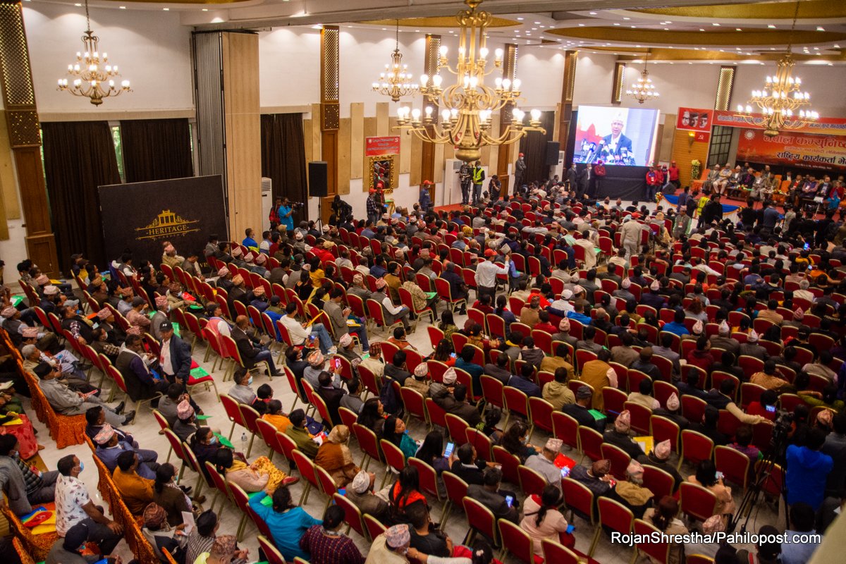 माधव नेपाल समूहले डाक्यो केन्द्रीय कमिटी बैठक, ओलीविरुद्ध के बन्दैछ रणनीति?