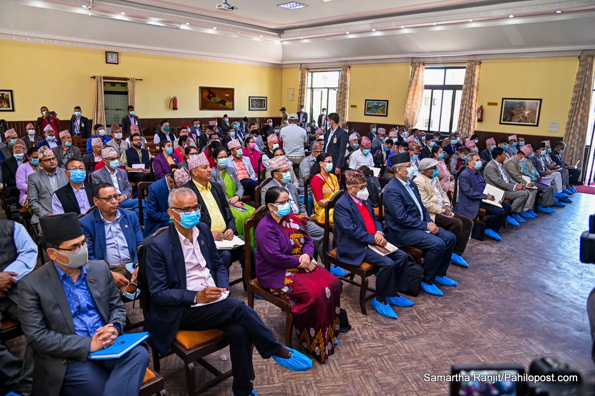 बालुवाटारमा बोलाइएको आकस्मिक बैठकको एजेण्डा के? बैठकमा जाने भन्छन् : प्रधानमन्त्रीले जे ल्याउनुहुन्छ त्यही