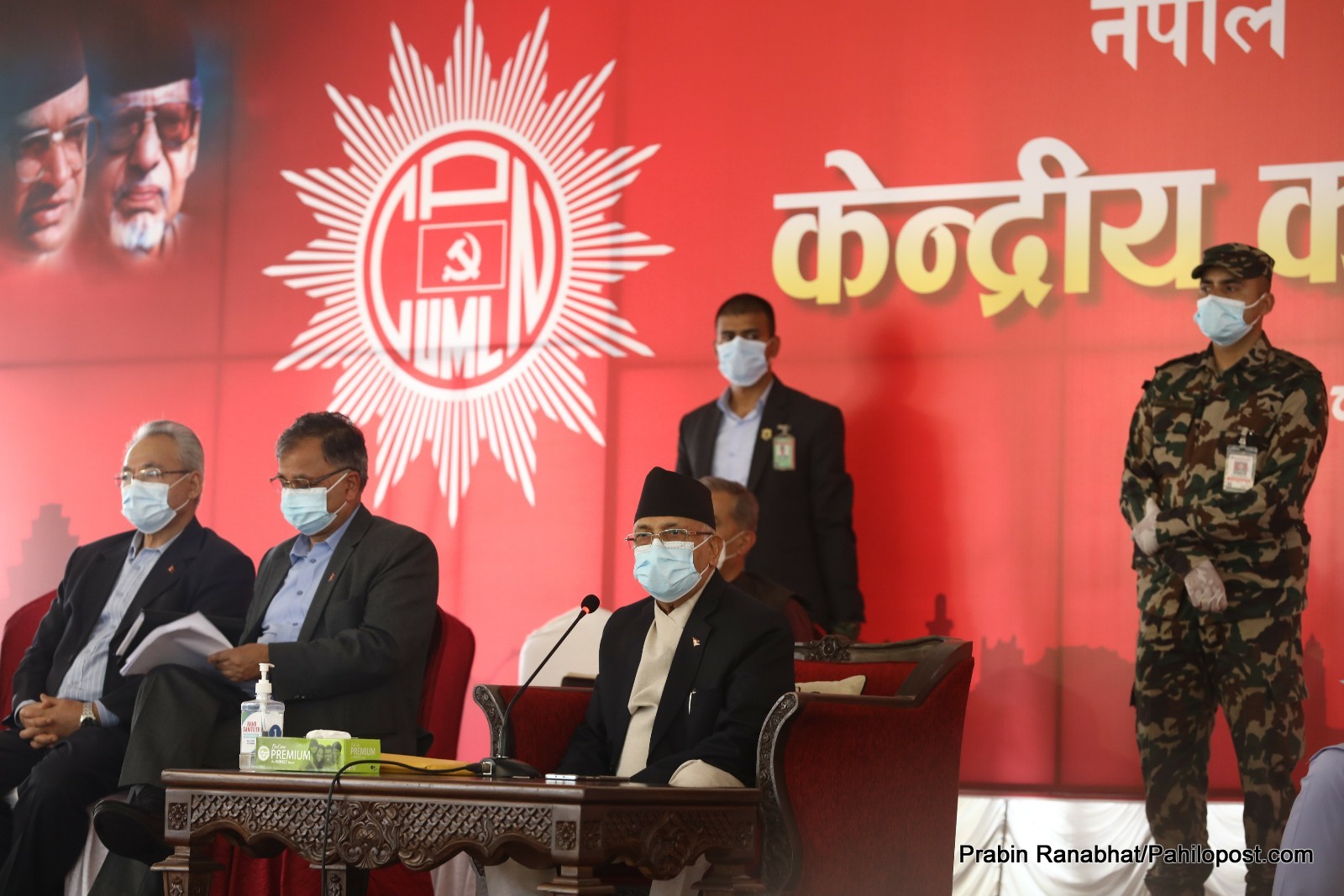 स्थायी कमिटीपछि ओलीले बोलाए केन्द्रीय कमिटी बैठक, १२ घण्टाको लगातारको छलफलले लिएन सहमतिको आकार