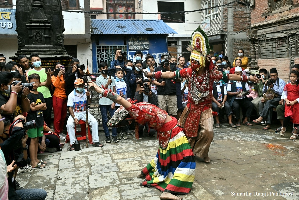 काठमाडौंको किलागल जहाँ दैत्य र देवदेवी युद्ध लडिरहेका छन् 