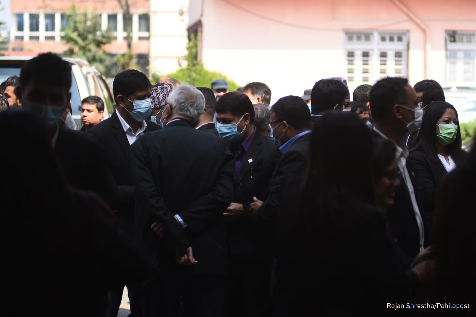 'राजीनामा नदिए देशभरका कानुन व्यवसायीहरुको आन्दोलनको सामना गर्न प्रधान न्यायाधीश तयार हुनुपर्छ'