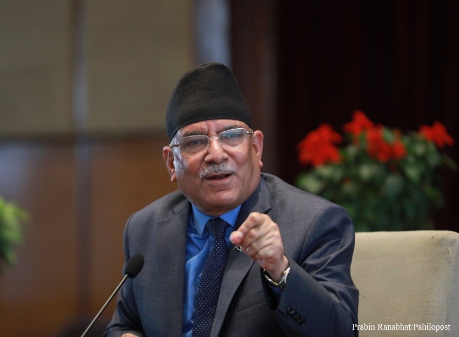 कम्युनिस्ट पार्टीको स्थापना दिवसमा ओलीमाथि प्रचण्डको प्रहार : प्रतिगमनको खतरा अझै बाँकी छ