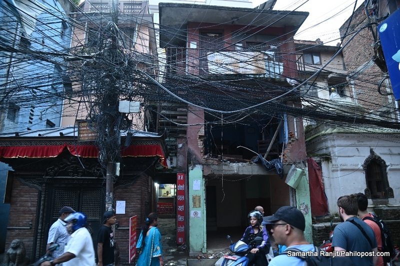 बाङ्गेमुढाको सामुदायिक भवनमा डोजर चल्नु अहंकार र अराजकताको नाङ्गो प्रदर्शन : जनकवि दुर्गालाल श्रेष्ठ