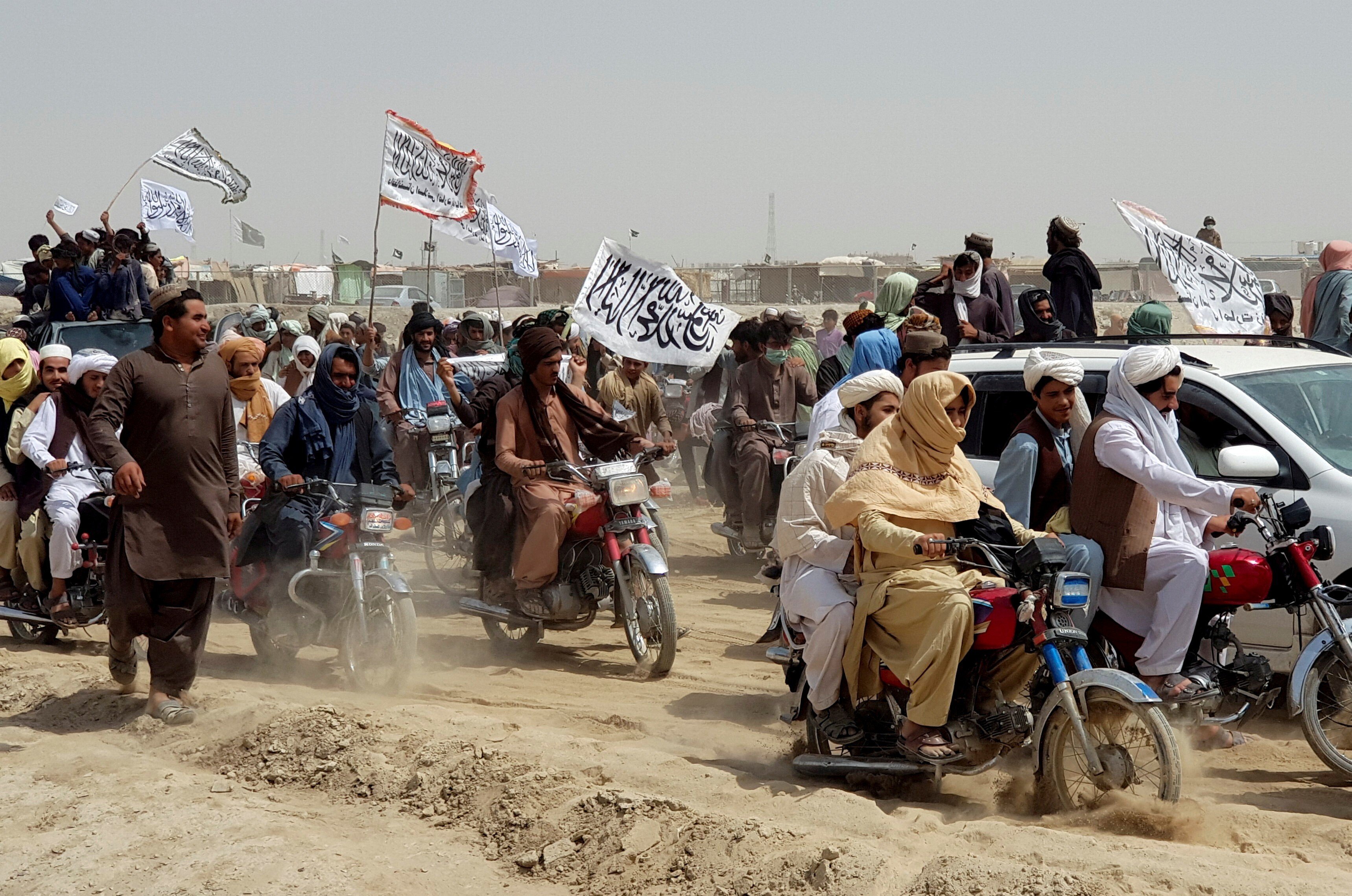 अफगानिस्तानमा फेरि बलियो हुँदै तालिवान, नागरिकको प्रश्न : अब के हुन्छ ? 