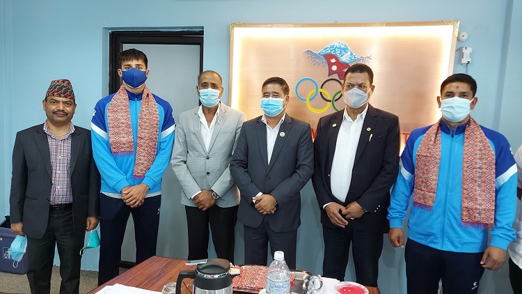 ओलम्पिकका लागि पौडीका खेलाडी र प्रशिक्षक जापान प्रस्थान