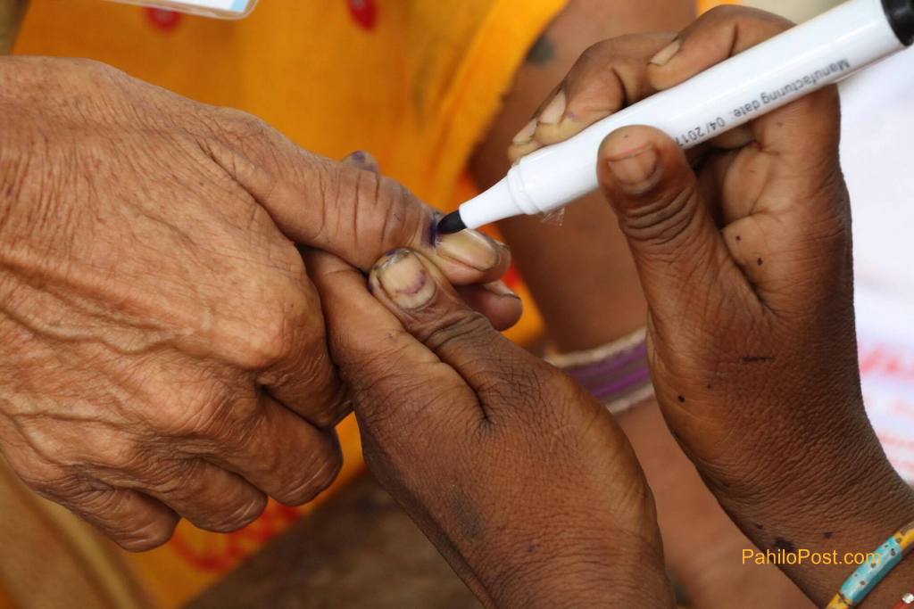 बिहान ८ः३० बजेसम्म १५ प्रतिशत मतदान, सर्लाहीमा ११६ वर्षीयले दिए मत