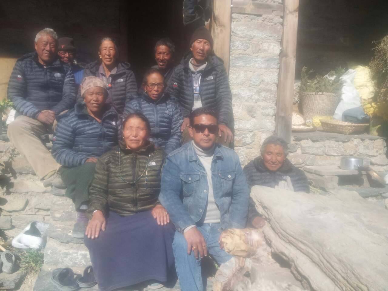मनाङमा के गर्दैछन् दीपक मनाङे ?