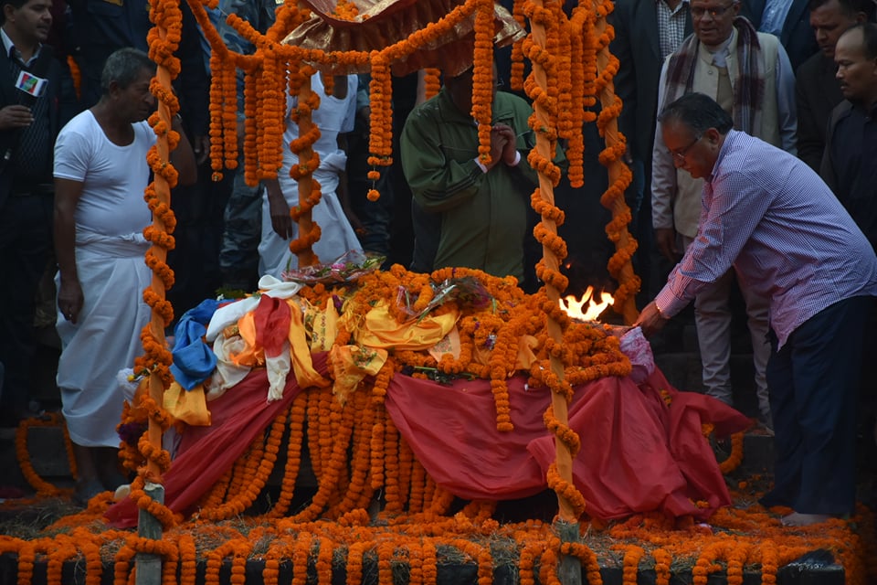 छोरा प्रकाशको शरीरमा प्रचण्डले दिए दागबत्ती
