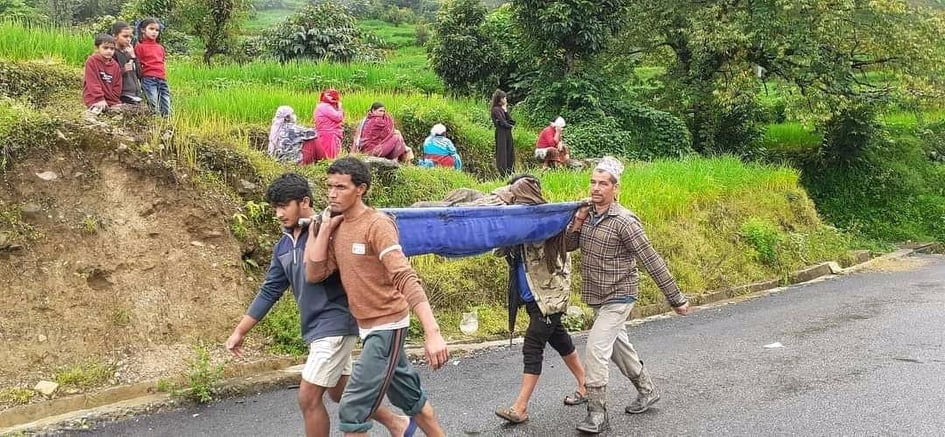 पर्वतमा पहिरोमा पुरिएर मृत्यु हुनेको संख्या १० पुग्यो, एकजना बेपत्ता