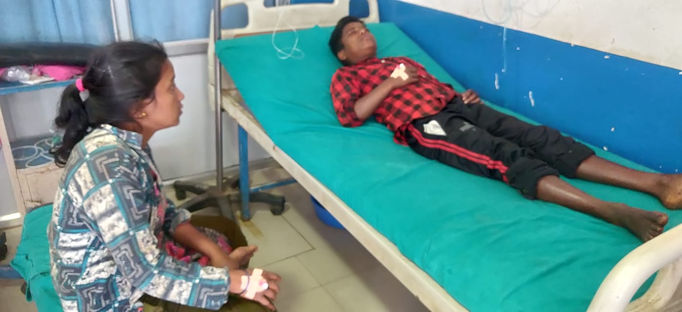 सुर्खेतको सामुदायिक वनमा बम विस्‍फोट, दुईजना घाइते