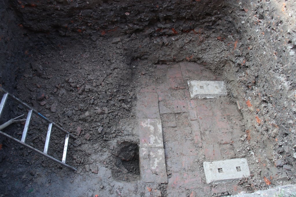 भक्तपुरको विद्यार्थी निकेतन माविमा भेटियो पुरातात्विक भवनका अवशेष