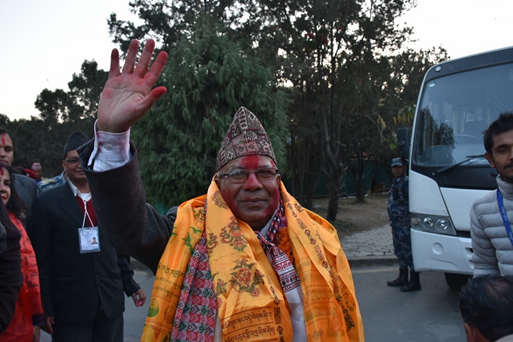 फराकिलो मतान्तरले एमालेका माधवकुमार नेपाल विजयी