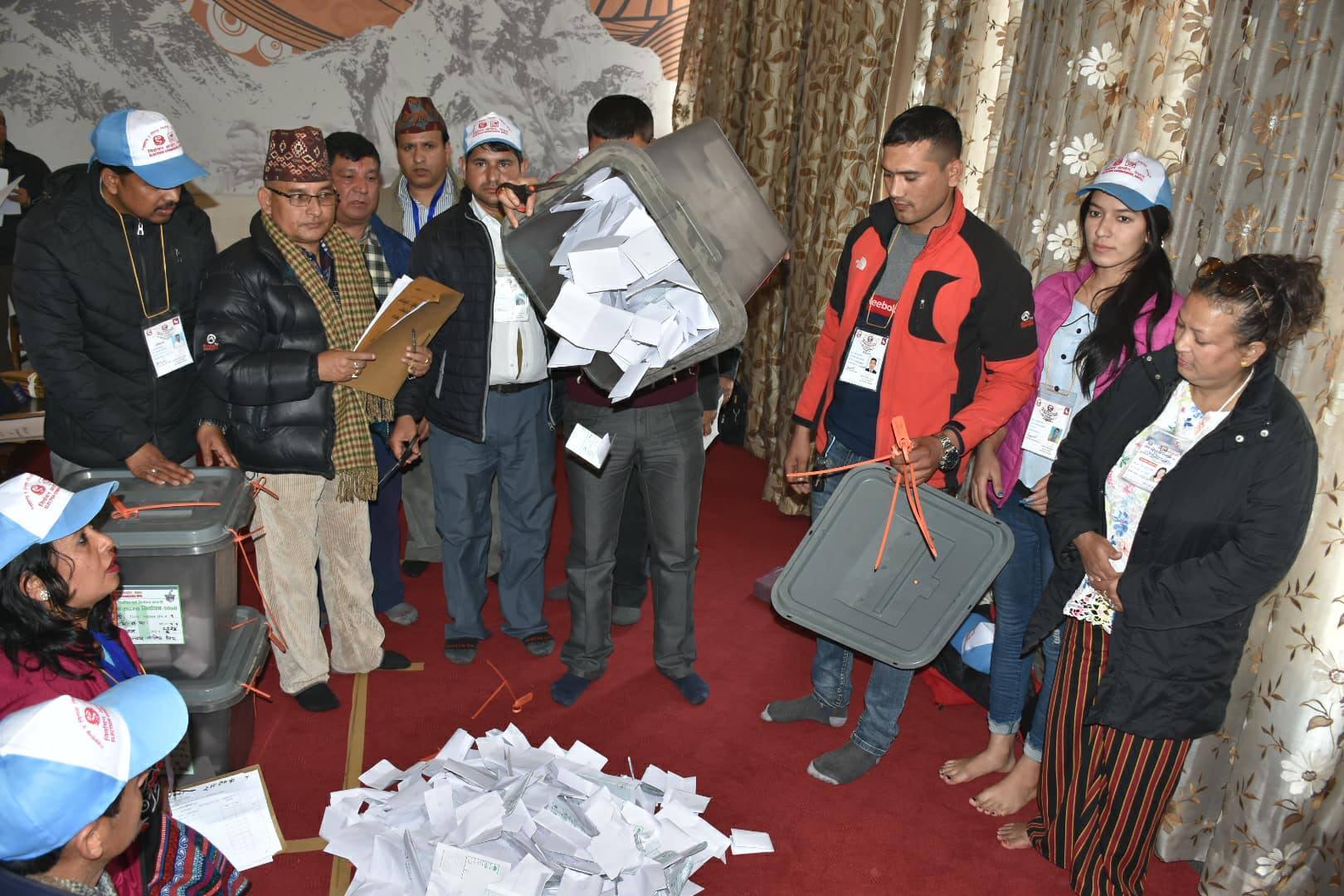 काठमाडौंको मतगणना सुरु, निर्वाचन क्षेत्र १ र ४ को बन्द बाकस खुल्यो