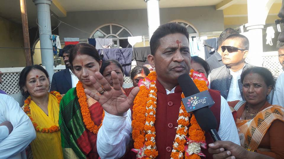 धनुषा ४ मा एमालेका रघुवीर महासेठ विजयी