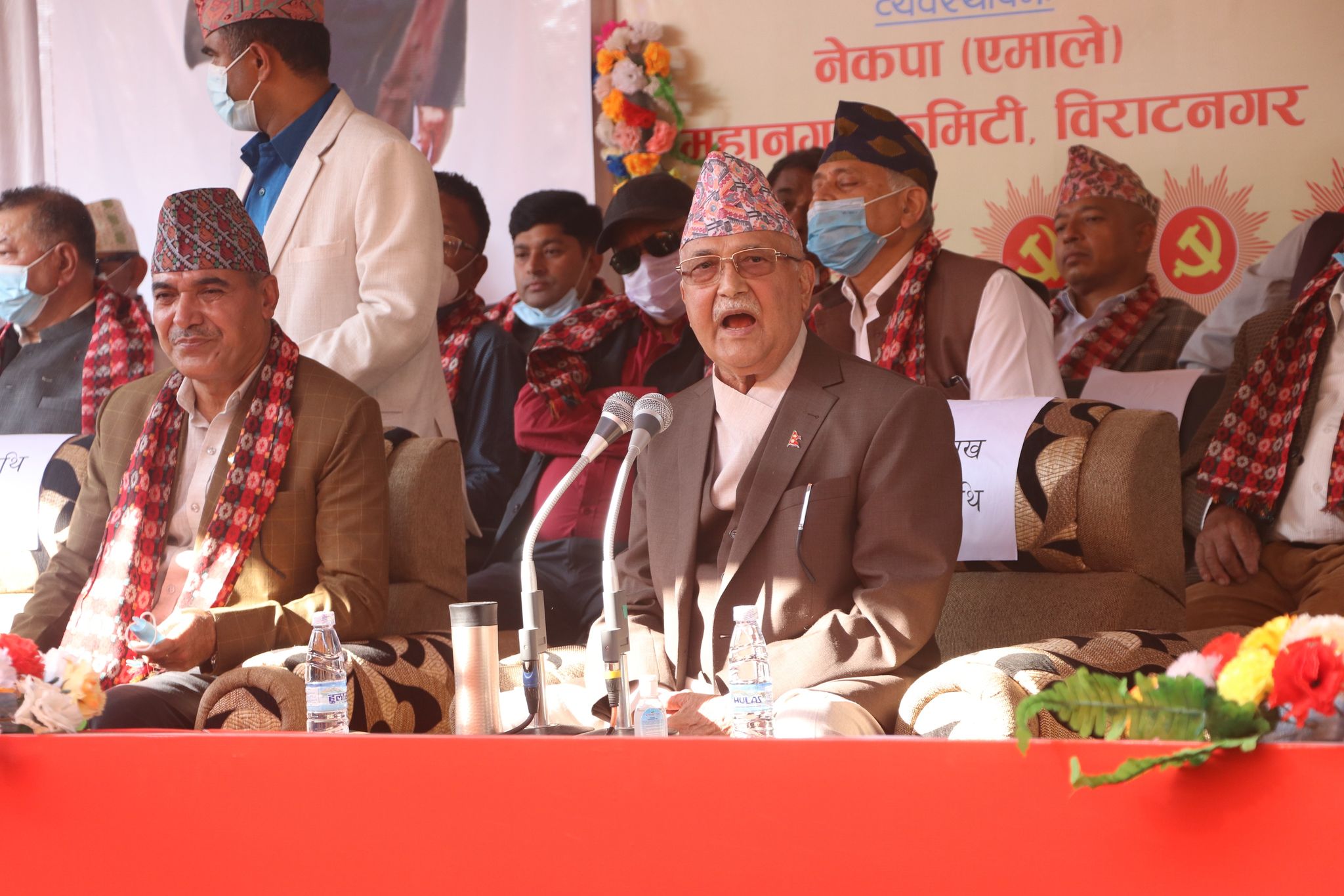 सरकार प्राण त्याग गर्न खोज्दैछ, हामीले छोइदियौँ भने पनि सकिन्छ : ओली