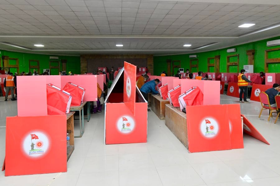 एमालेको मतदान प्रक्रियामा सहभागी भएनन् ५७ प्रतिनिधि, दिउँसो २ बजेसम्म नतिजा