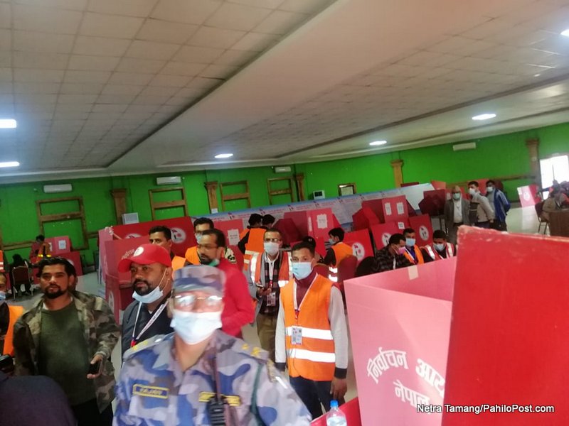 निर्वाचनमा खटिने कर्मचारीका लागि २० लाखको बीमा गर्ने तयारी