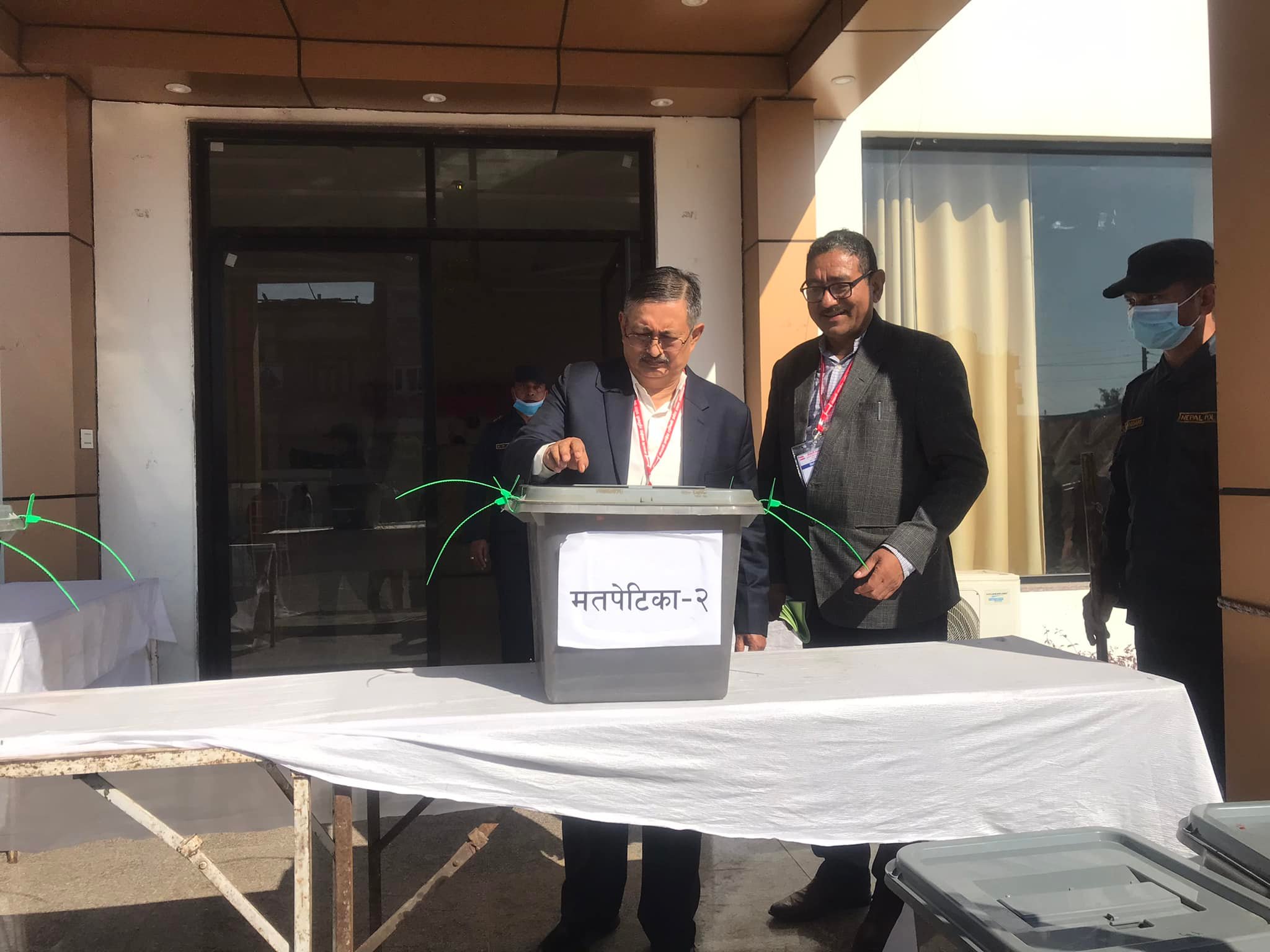 कांग्रेस लुम्बिनीको नेतृत्व चयनका लागि खस्यो एक हजार ६३१ मत, केही समयपछि मतगणना सुरु हुने