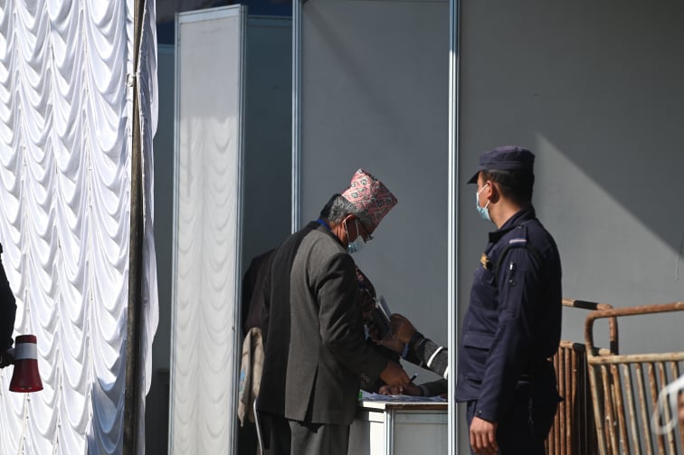 कांग्रेस निर्वाचनमा खस्यो ४४०० मतः सभापतिको मतगणना सभागृहमै हुने, अन्य मतपेटिका पार्टी कार्यालय लगिने
