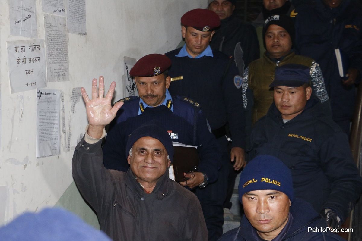 डा. केसीलाई बयानका लागि अदालतमा उपस्थित गराइँदै