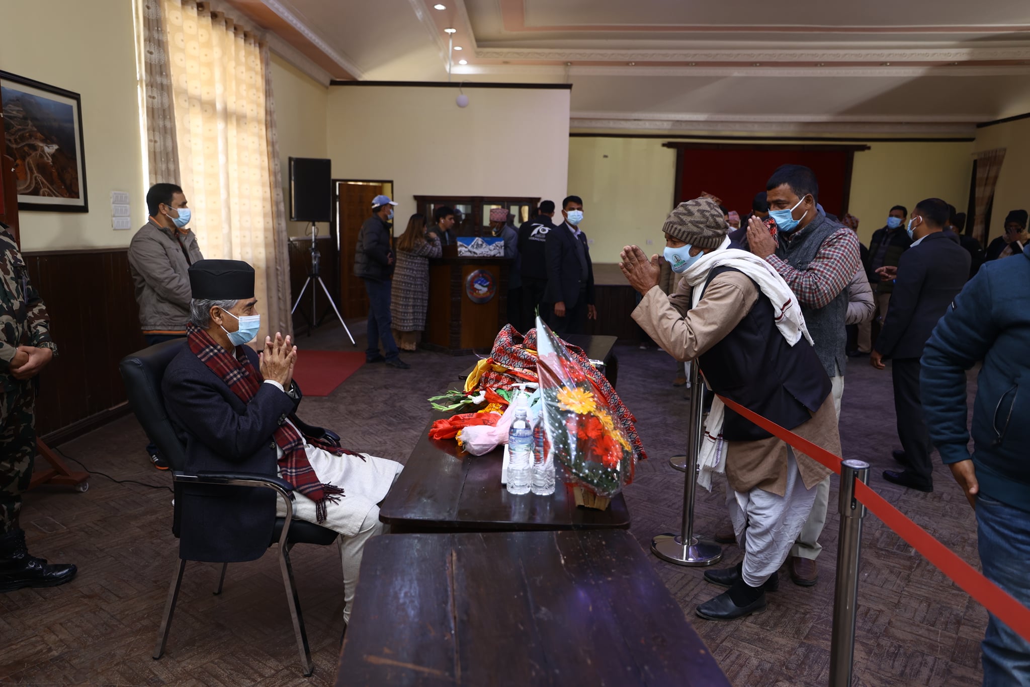 देउवालाई नमस्कार गर्न बालुवाटारमा लाइन