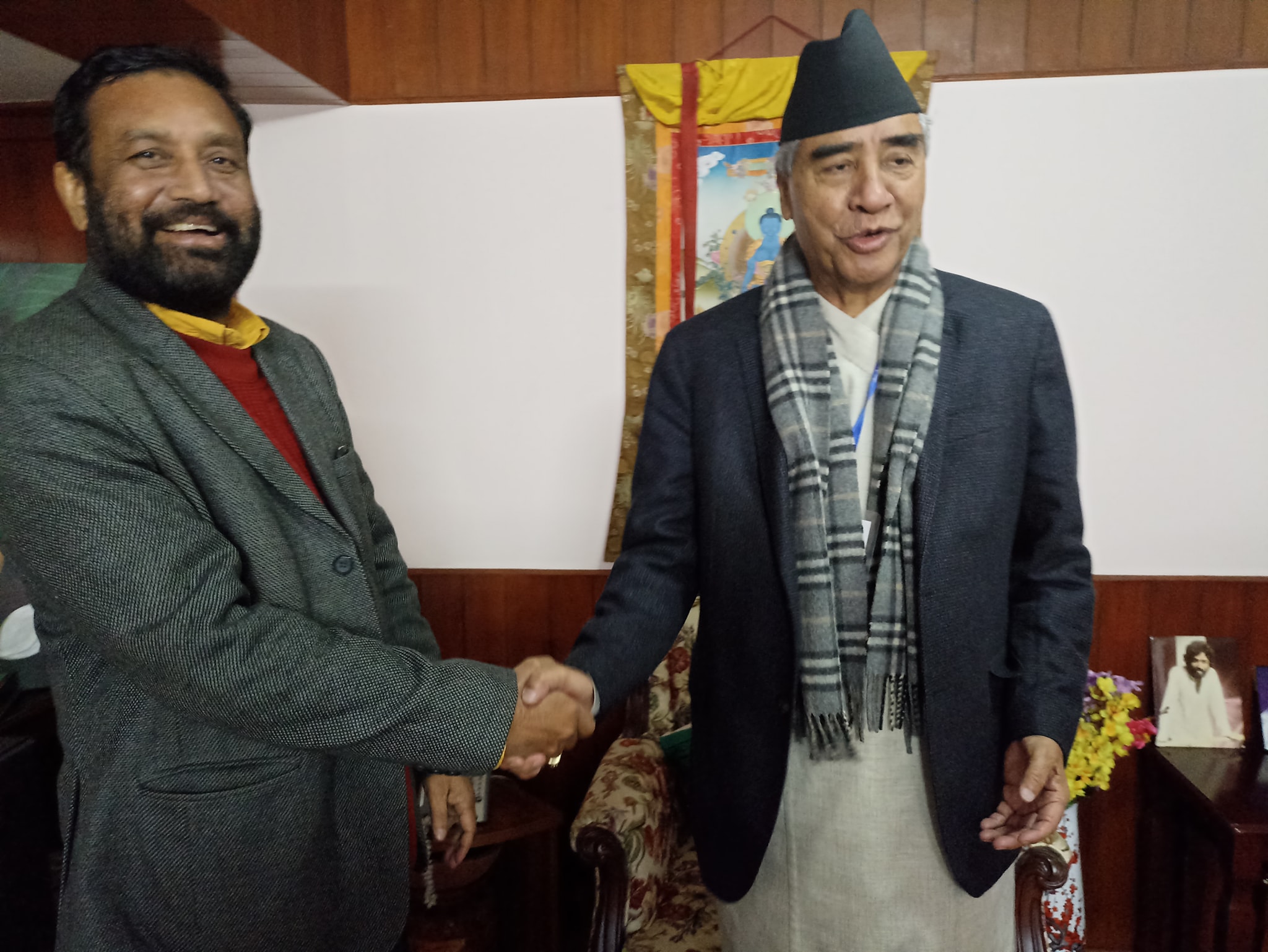 आफ्ना भोटरलाई निधिले भने : देउवालाई मत दिनुस्