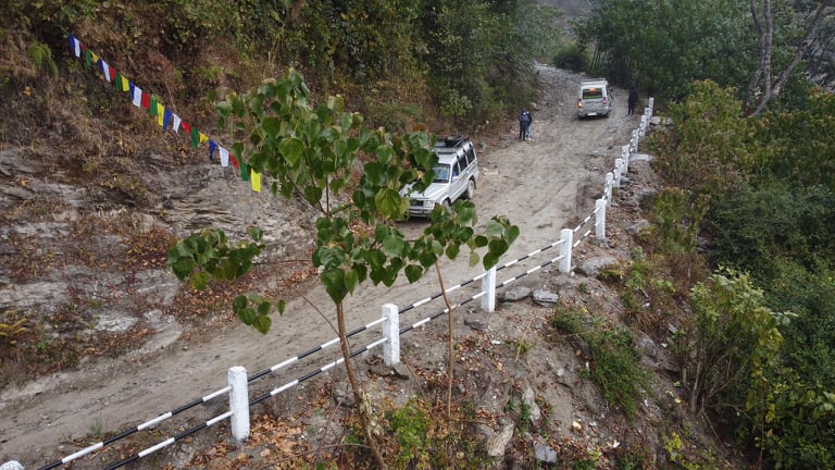 घान्द्रुक दुर्घटनापछि कलाभिरमा रेलिङ