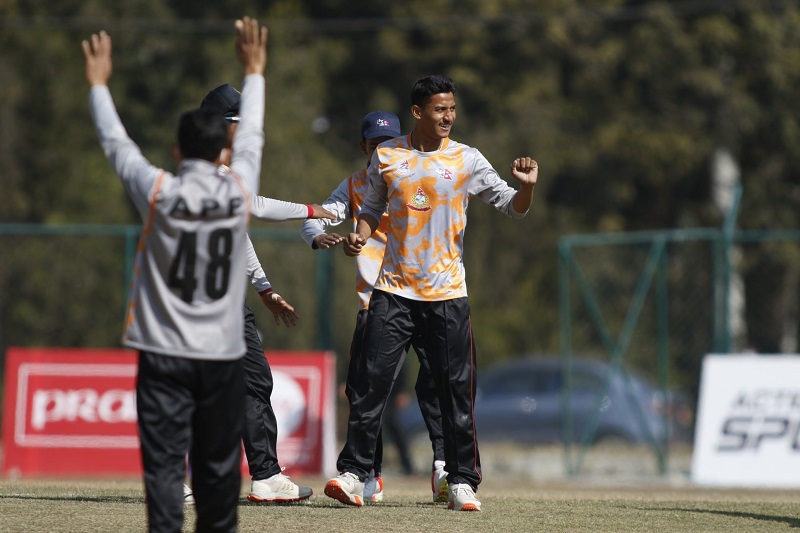 नेपाल पुलिसलाई हराउँदै एपीएफ बन्यो प्रधानमन्त्री कप क्रिकेटको च्याम्पियन
