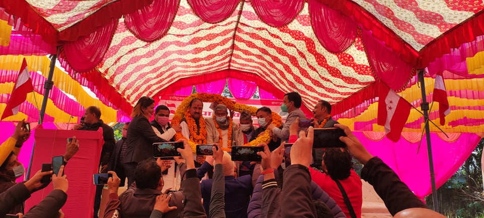 कृष्णनगरका नगर प्रमुख शाह कांग्रेसमा प्रवेश
