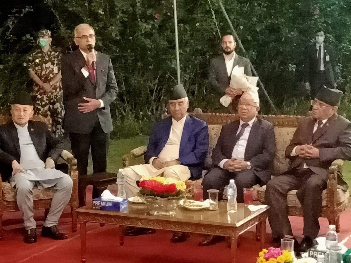 भारतीय राजदूतको बिदाइ भोजमा प्रधानमन्त्रीसहितका शीर्ष नेता, दूतावासमै पुगेर रात्रिभोजमा सहभागी