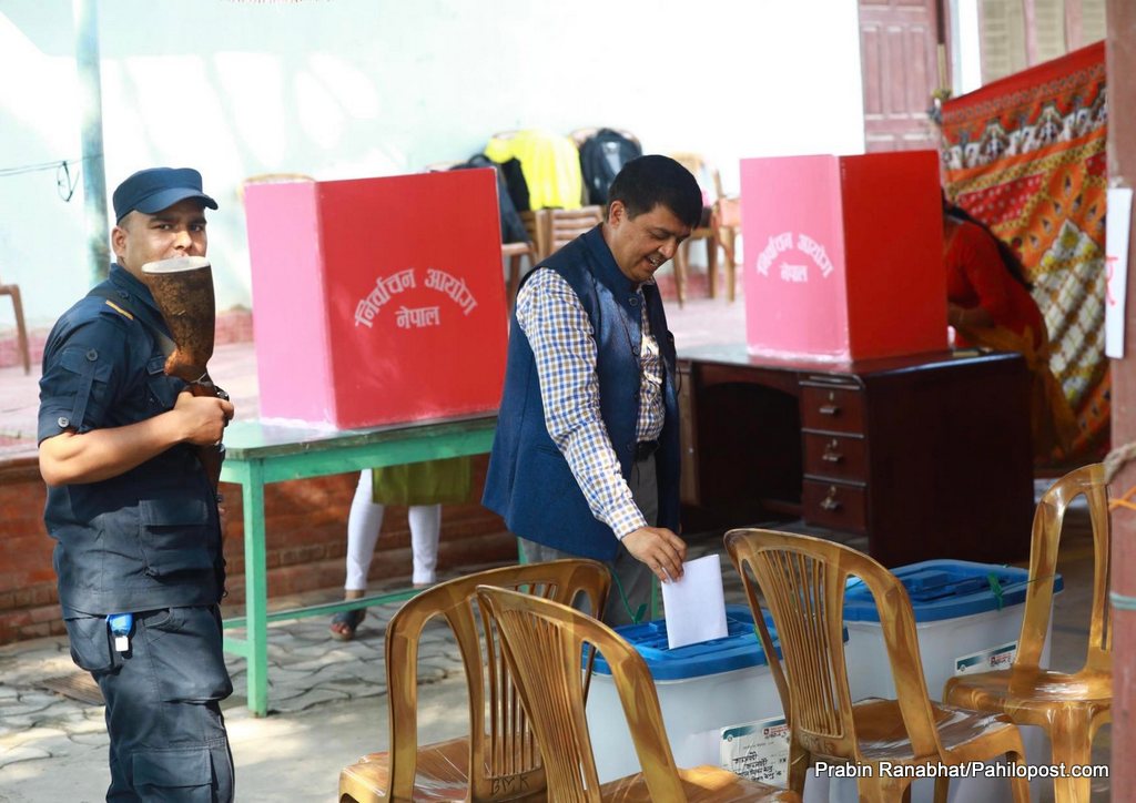 नेपाल उद्योग वाणिज्य महासंघका वरिष्ठ उपाध्यक्ष चन्द्र ढकालले खसाले मत