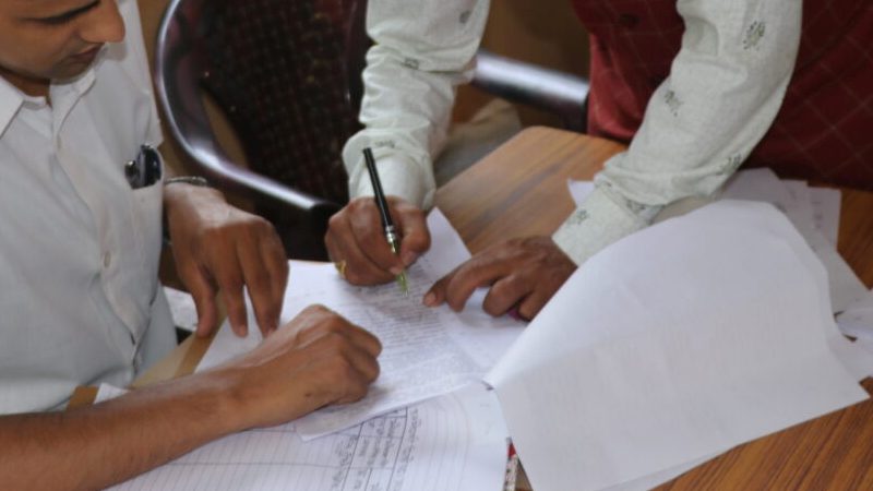 टिकट नपाएपछि आफ्नै पार्टीका उम्मेदवारविरुद्ध कांग्रेस पालिका सभापतिले उठाए श्रीमती र सालोलाई बागी