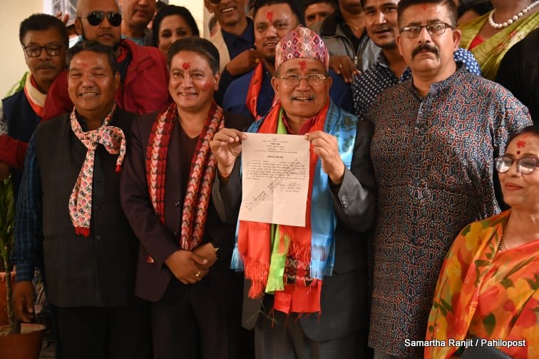 हरिकृष्णलाई चिरिबाबुले हाँस्दै भने : उहाँ चाहिँ मसँग जित्नुहुन्‍न