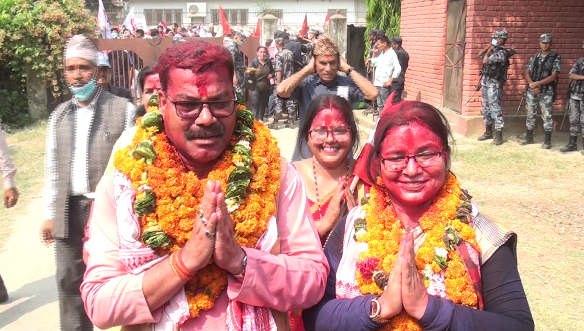धनगढी उपमहानगरमा गठबन्धनबाट प्रमुखमा वड र उपप्रमुखमा अधिकारीले गरे मनोनयन दर्ता