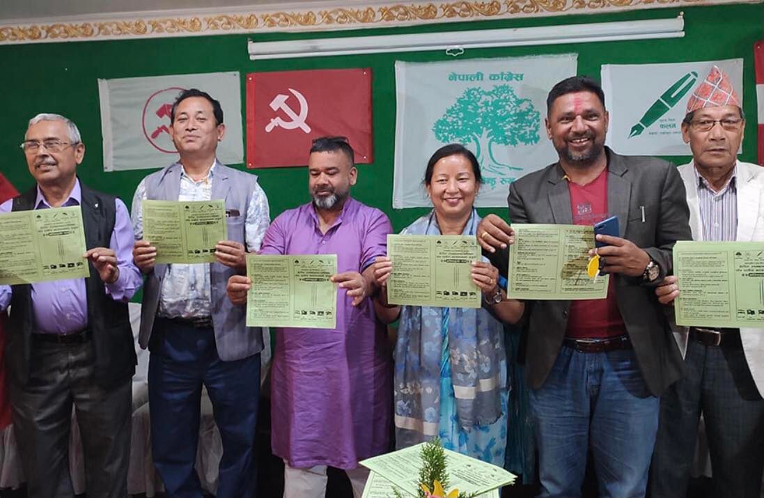 हेटौंडामा गठबन्धनको घोषणापत्र : १० हजार लिटर खानेपानी र ३०० युनिट बिजुली निःशुल्क